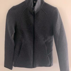 Lululemon Athletica jacket size 4 EUC, charcoal gray color. Beautiful jacket!